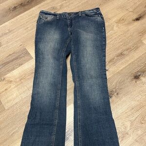 Arizona Jean Company Dark Blue boot cut Jeans woman’s size 9 average.